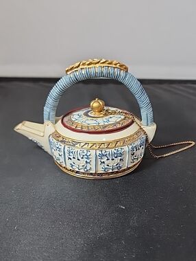 Vntg Nini Collectible Decorative Hand Pointed Resin Mini Teapot #6-21